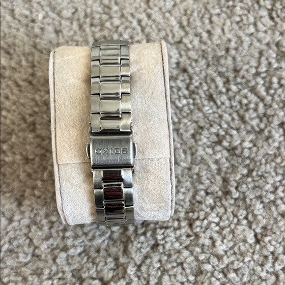 Seiko Women's Watch - Picture 2 of 2